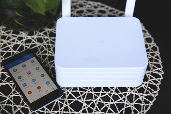 「唯物」全新小米路由器“只見(jiàn)新人笑，不聞舊人哭”